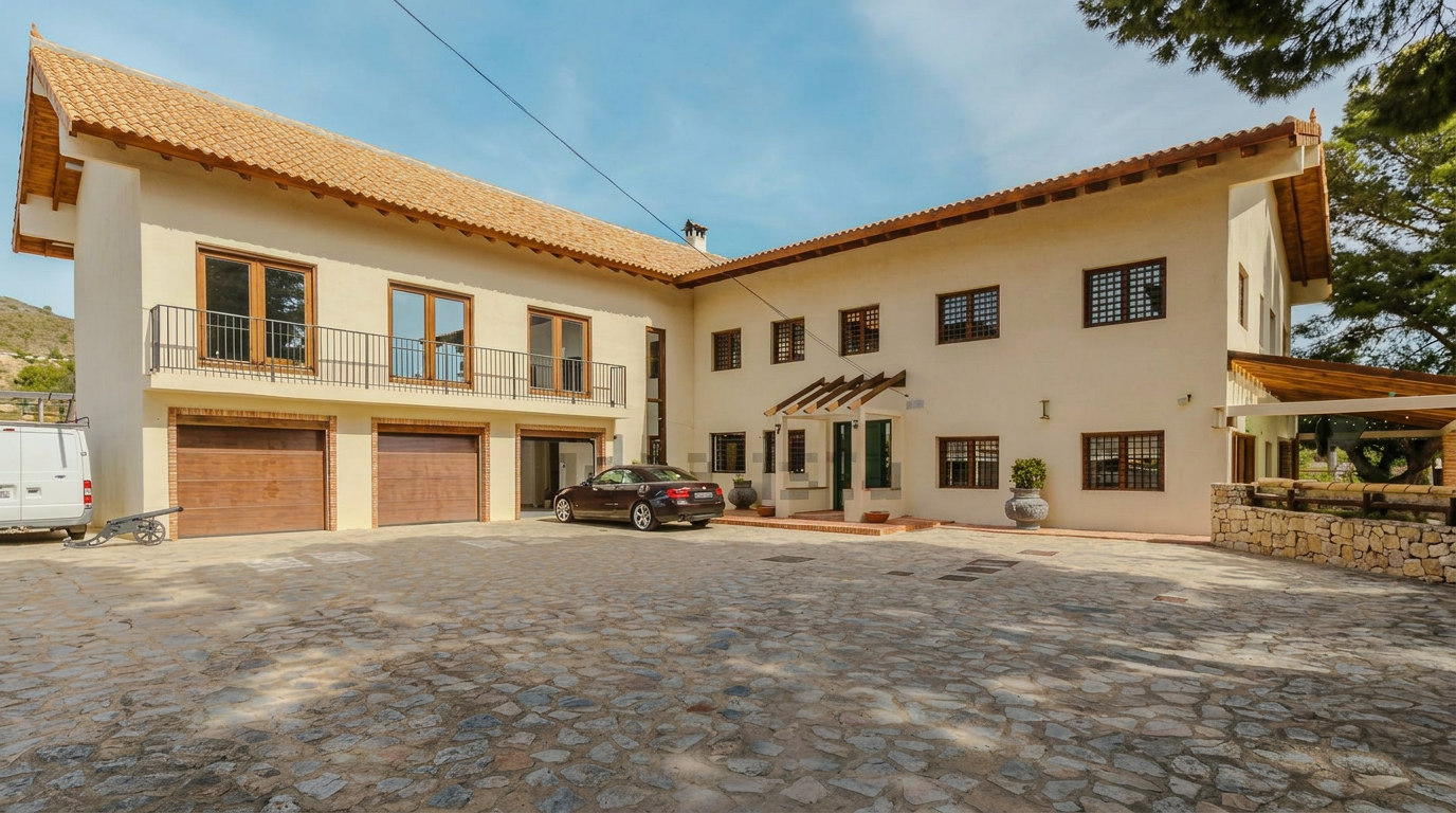 Arrival courtyard & main façade